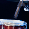 Micrófono profesional de Metal dinámico SM57LC para instrumentos  (incluye cable, clip y estuche)